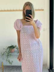 Ganni - BRODERIE ANGLAISE MIDIKJOLE