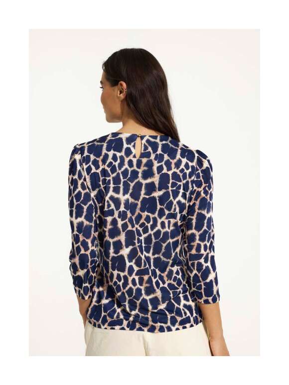 In Front - GRAZIA BLUSE