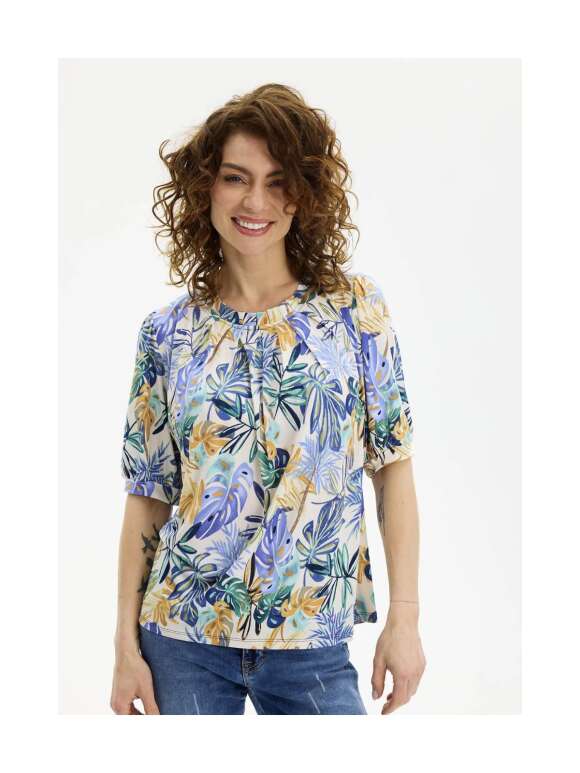 In Front - GRAZIA BLUSE