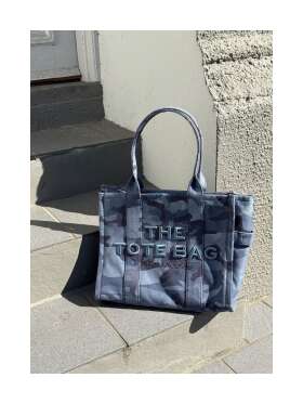 Marc Jacobs - THE LARGE TOTE CAMO