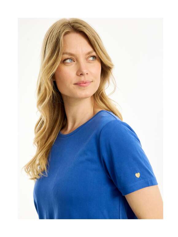 In Front - NINA T-SHIRT