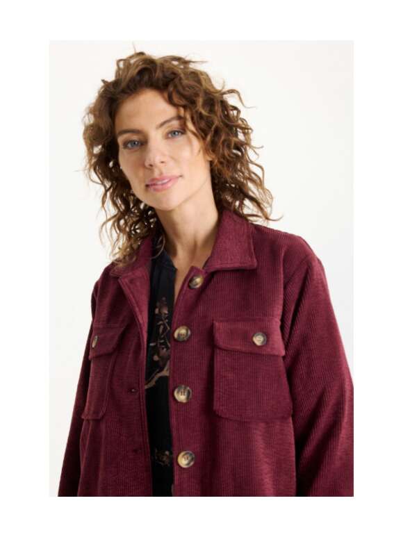 In Front - IVY JAKKE