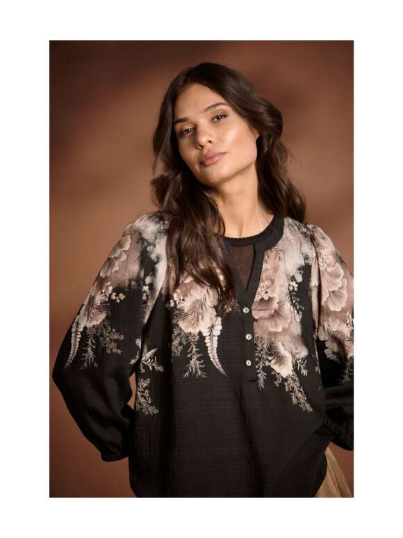 In Front - MILLER BLUSE