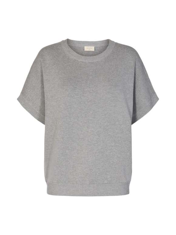 FREEQUENT - ANI PU BAT STRIK