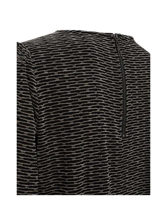 FREEQUENT - MINA KJOLE