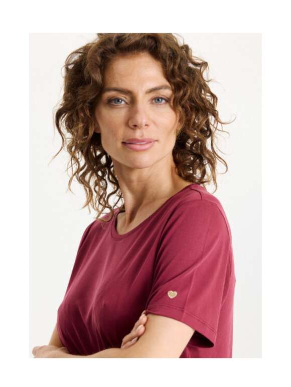 In Front - NINA T-SHIRT