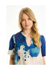 In Front - GUBBI T-SHIRT