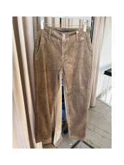 Red Button - DIANA FLØJLS BUKS Red Button - DIANA FLØJLS BUKS