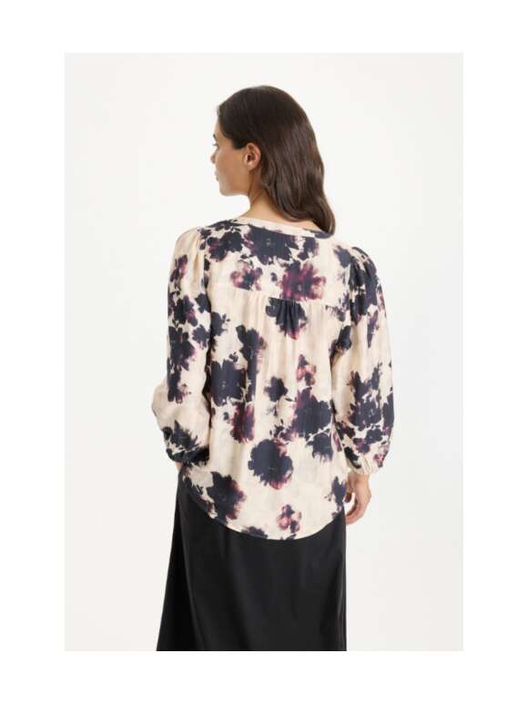 In Front - BONNY BLUSE