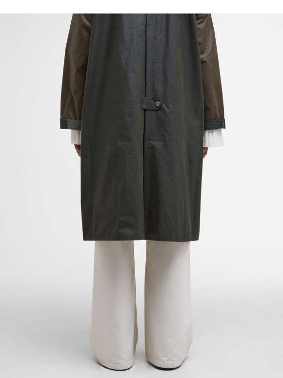 BARBOUR -  EVETTE WAX CAR COAT
