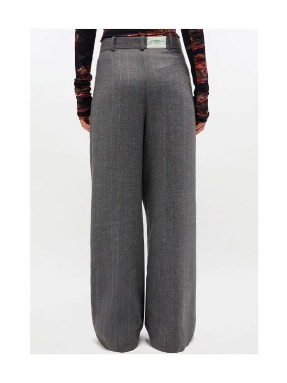 Ganni - Gråstribede bukser med krydsdetalje