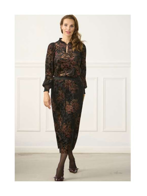 In Front - NELLIE MESH BLUSE