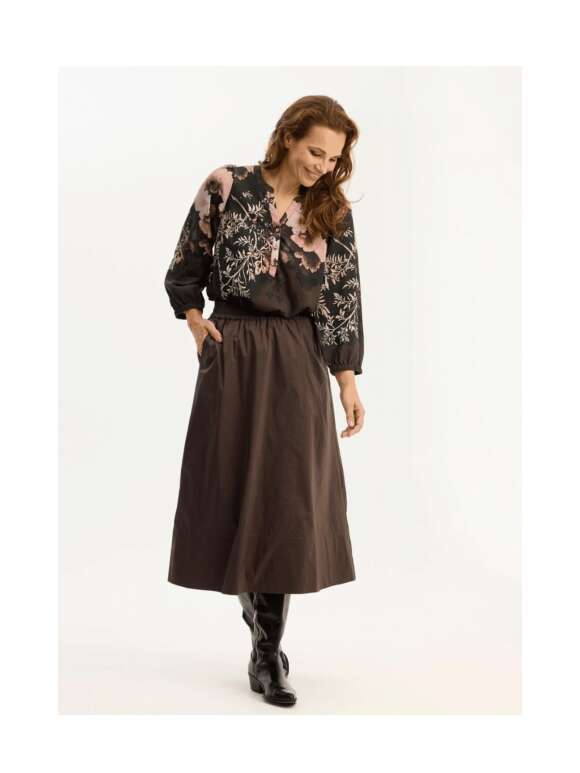 In Front - LILLY FLORA BLUSE