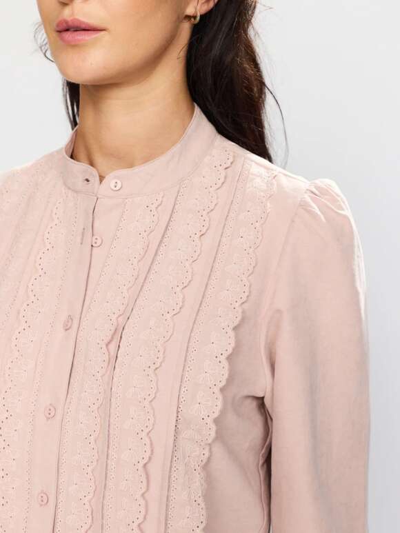 2-Biz - PIPPA Bluse Med Blonder