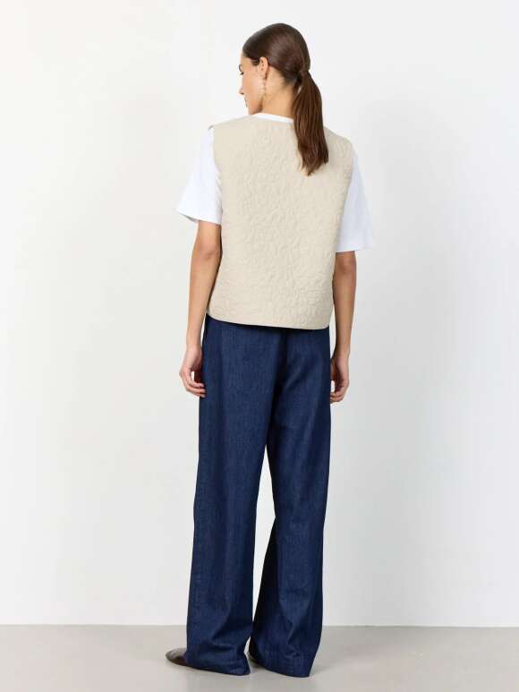 Leveté Room -  PIPPA 2 Struktur Vest