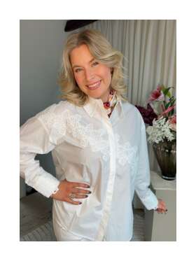 Love and Divine - FEMININ SKJORTE MED BRODERI