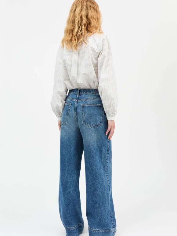 Skall - VITA Finstribet Skjorte 