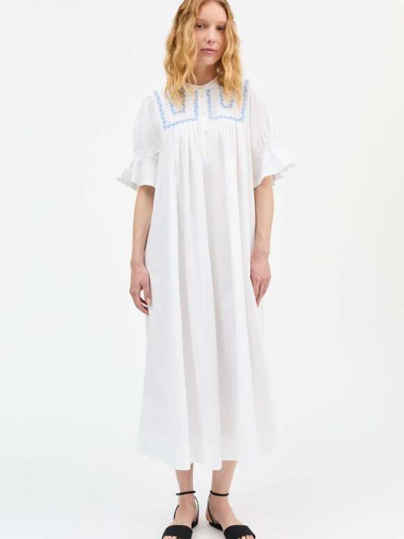 Skall - BONNE Feminin Kjole