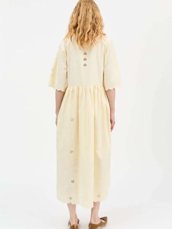 Skall -  FLEURIE Kjole