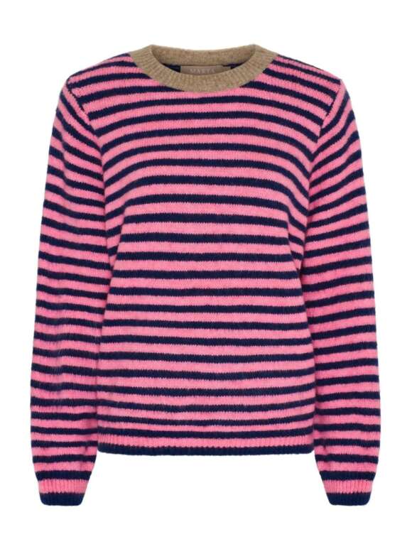 Marta Du Chateau - ASHIRA STRIK