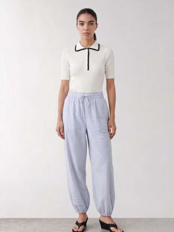 Leveté Room -  RISS 1 Casual Buks