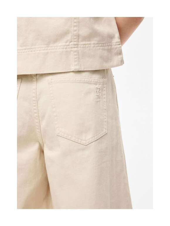 Rough Edit - MID-WAIST DENIM SHORTS