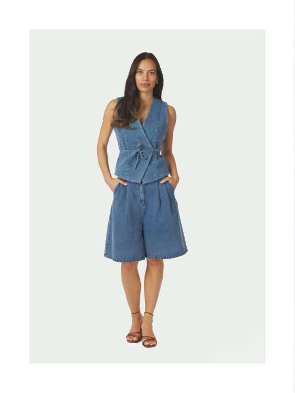 Neo Noir - ROSEL Bermuda Shorts