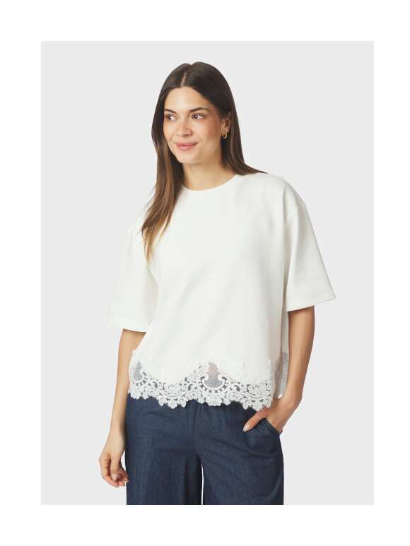 Neo Noir - Iria Lace Tee