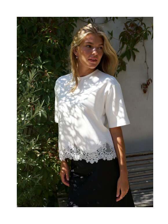 Neo Noir - Iria Lace Tee