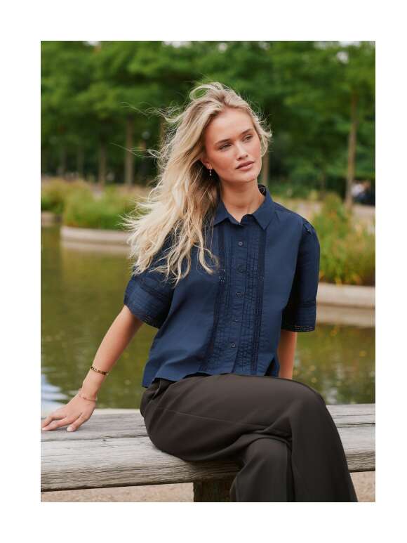Neo Noir - LOTTE BLUSE