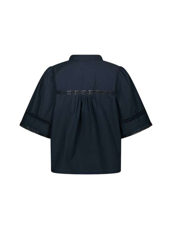 Neo Noir - LOTTE BLUSE