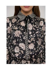 Dea Kudibal - MARGIT SILKEBLUSE MED BLOMSTERPRINT Dea Kudibal - MARGIT SILKEBLUSE MED BLOMSTERPRINT