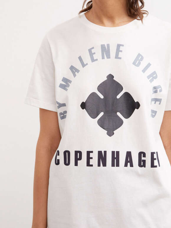 By Malene Birger  - Desmos T-shirt med logo