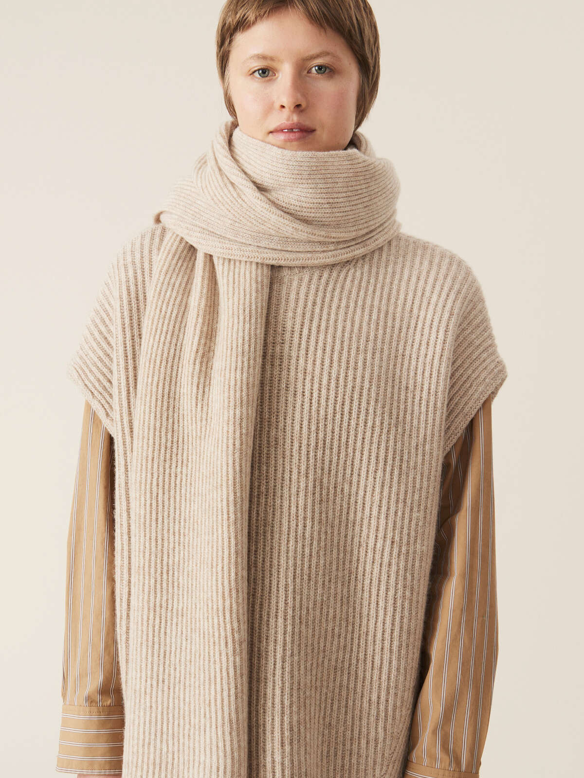 recycled wool knit tørklæde | Shop ->